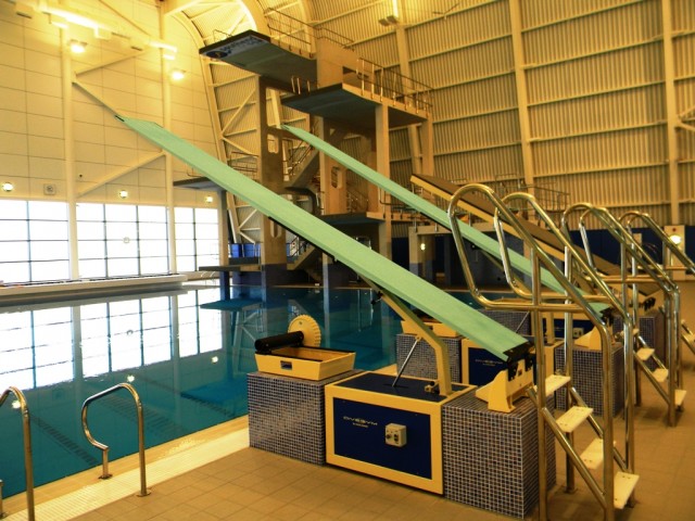 Garons Pool - Dive Boards