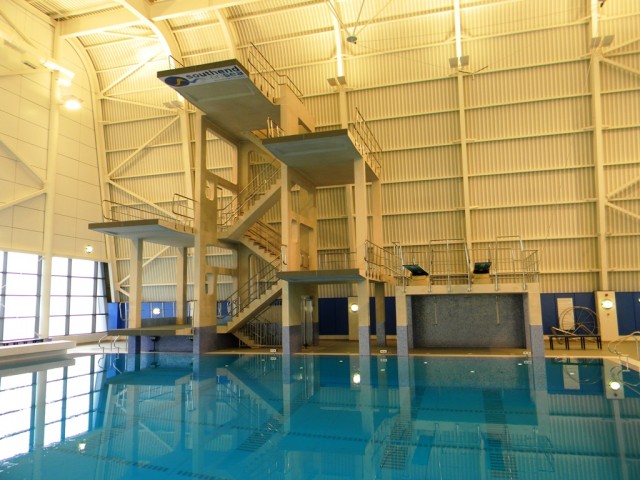 Garons Pool - Dive Tower