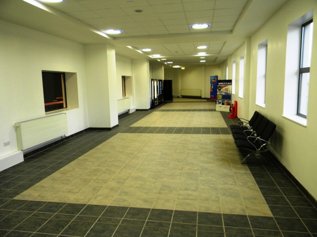 Garons Pool - Link Corridor